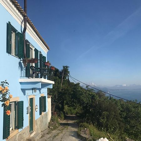 Theea Cottage - Wonderful Sea Views Chlomos Luaran gambar