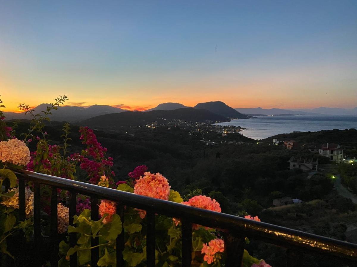 Theea Cottage - Wonderful Sea Views Chlomos Luaran gambar