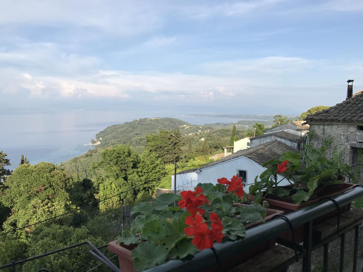 Theea Cottage - Wonderful Sea Views Chlomos Luaran gambar