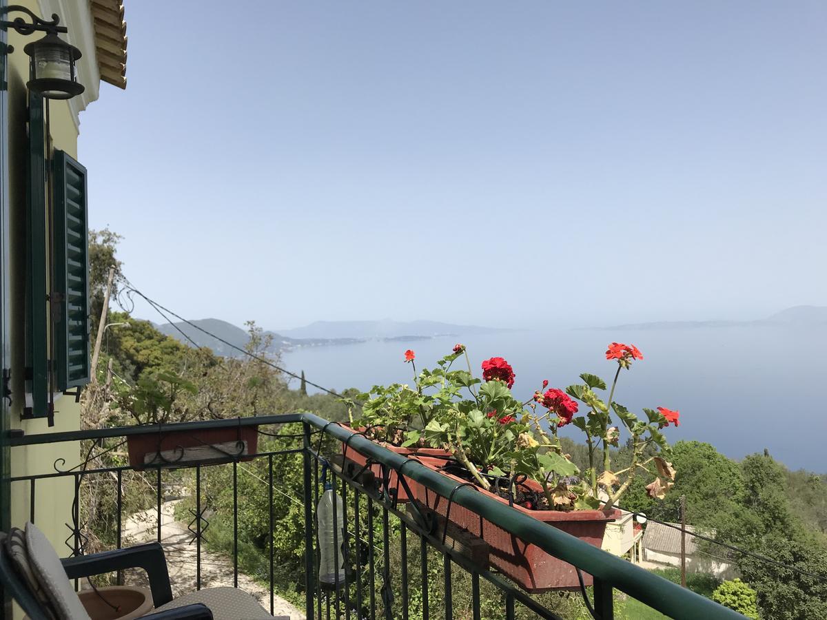Theea Cottage - Wonderful Sea Views Chlomos Luaran gambar