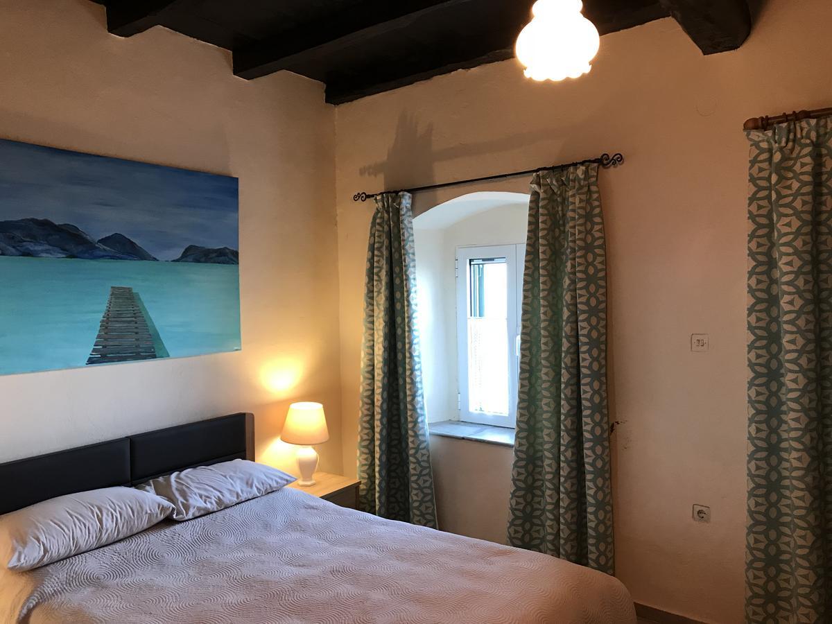 Theea Cottage - Wonderful Sea Views Chlomos Luaran gambar
